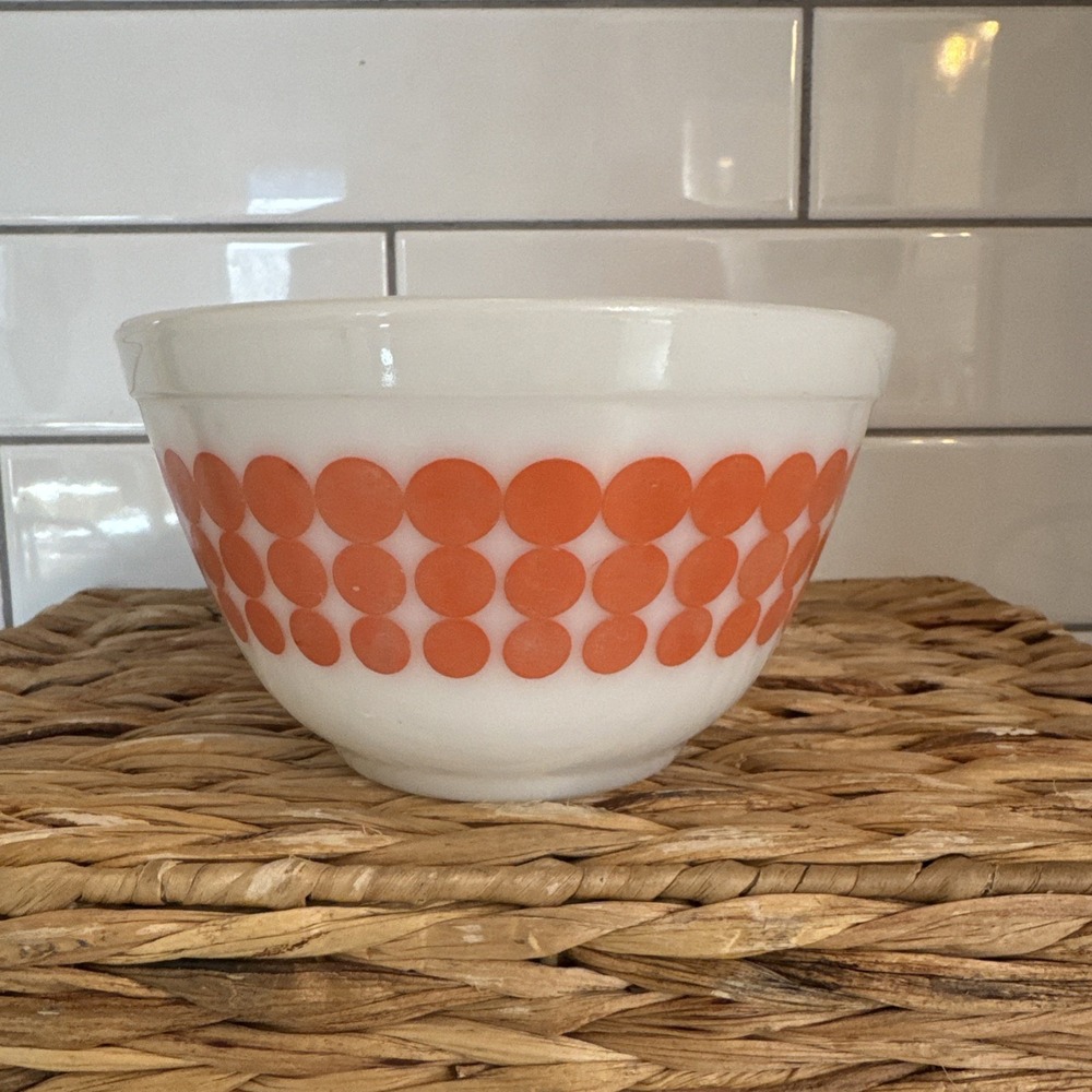 Pyrex Vintage 401 Orange Dot 1 1/2 Pint Mixing Serving Bowl